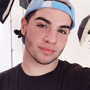 Meet your Posher, Jonathan